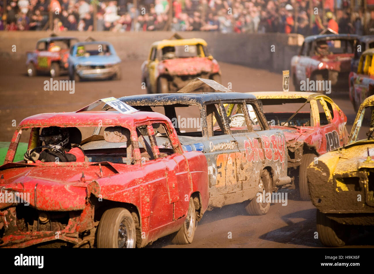 Banger Rennwagen Rennen Rennen Demolition Derby Derbys Zerstörung alte Auto Versicherung Absturz Abstürze Absturz delle Dellen smashing abgestürzt zerschlagen Stockfoto
