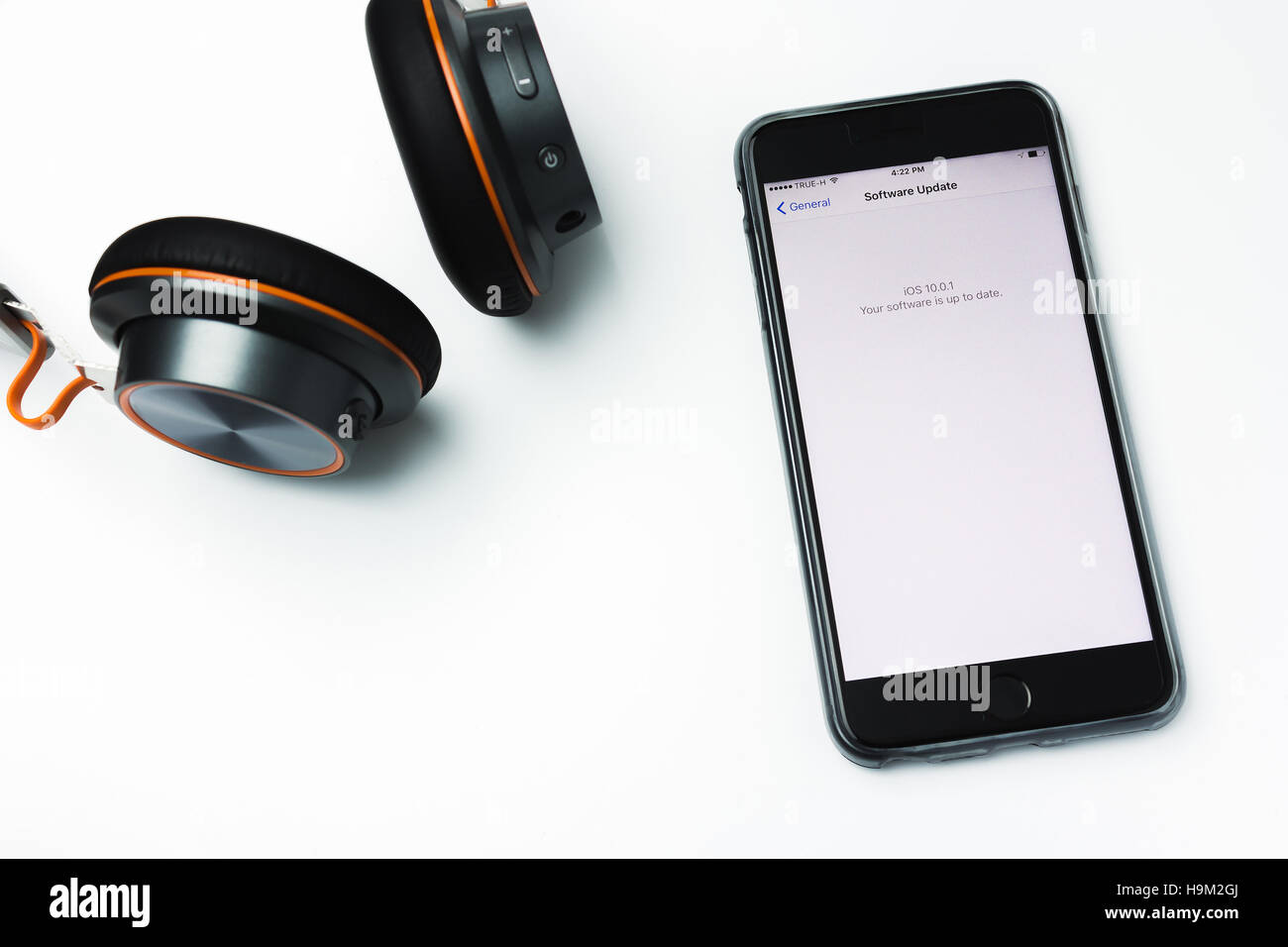 Bangkok, Thailand - 17. September 2016: iOS 10 Update Details auf iPhone 6 s plus. iPhone von Apple Inc. entwickelt Stockfoto