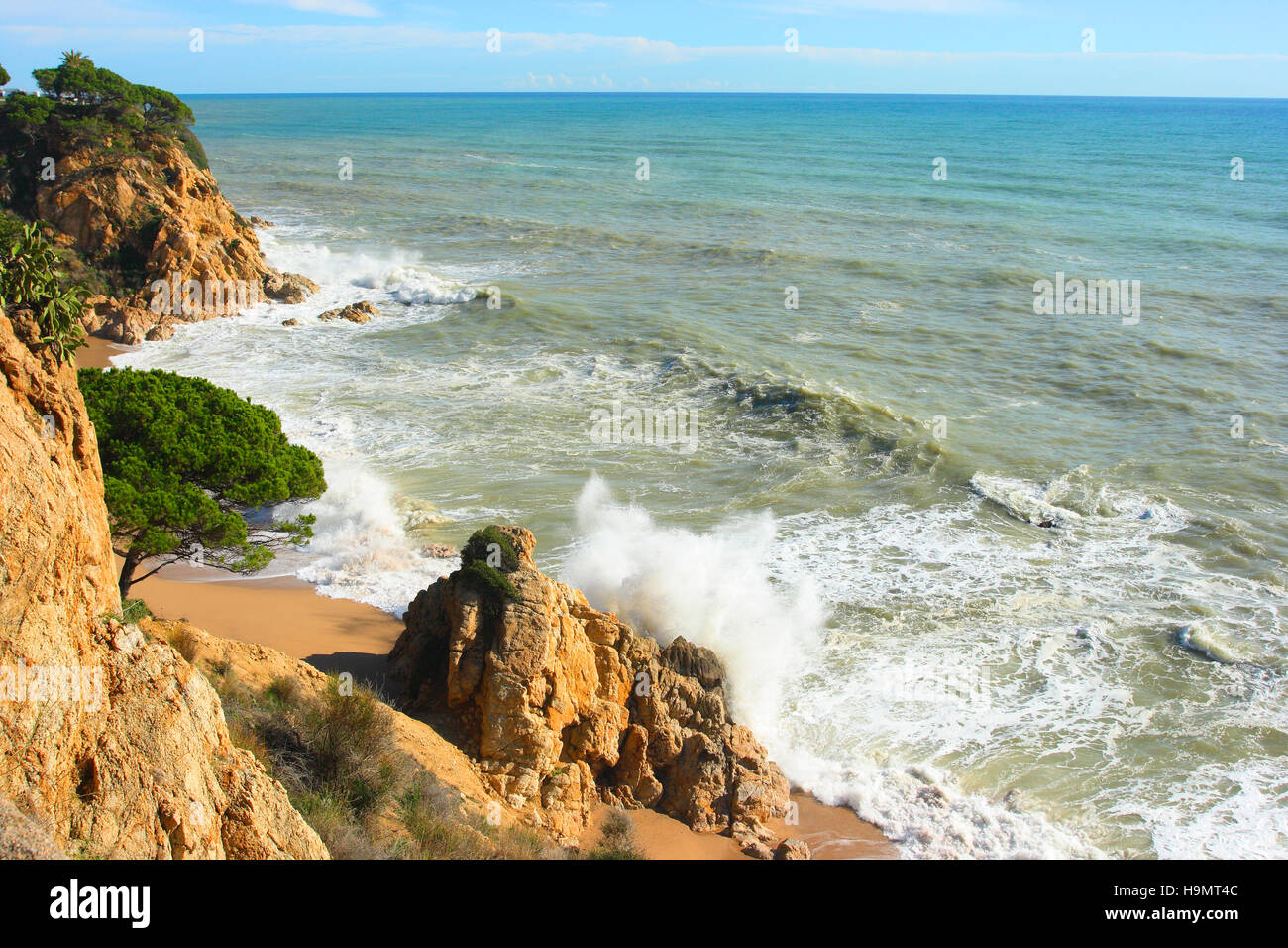 Seesturm am Mittelmeer. Calella. Provinz Barcelona. Spanien Stockfoto