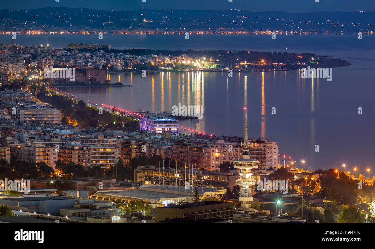 Eine Nachtaufnahme der Ostteil von Thessaloniki Stockfoto