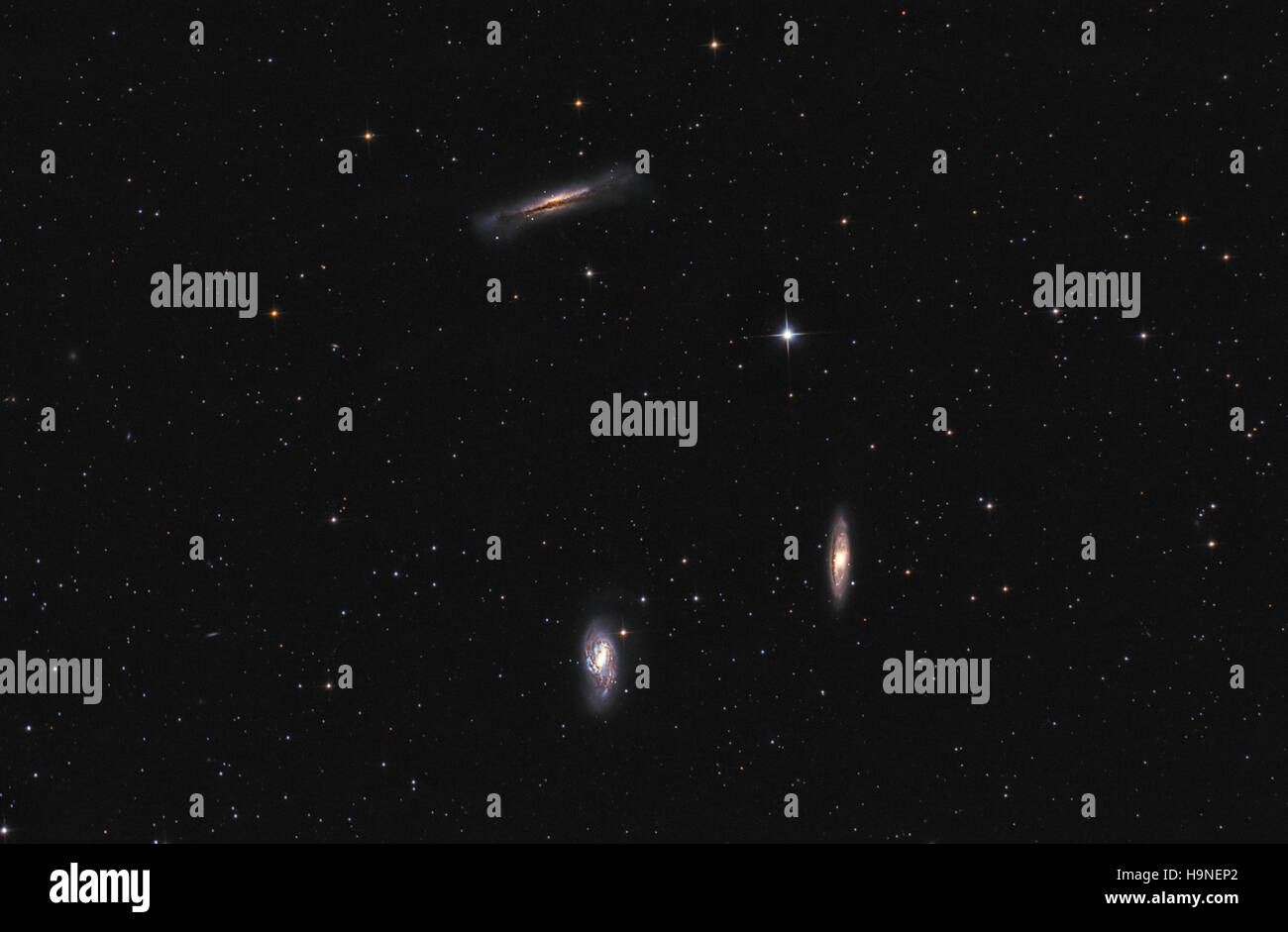 Deep Space: drei Galaxien im Sternbild Löwe (Leo Triplet) Stockfoto