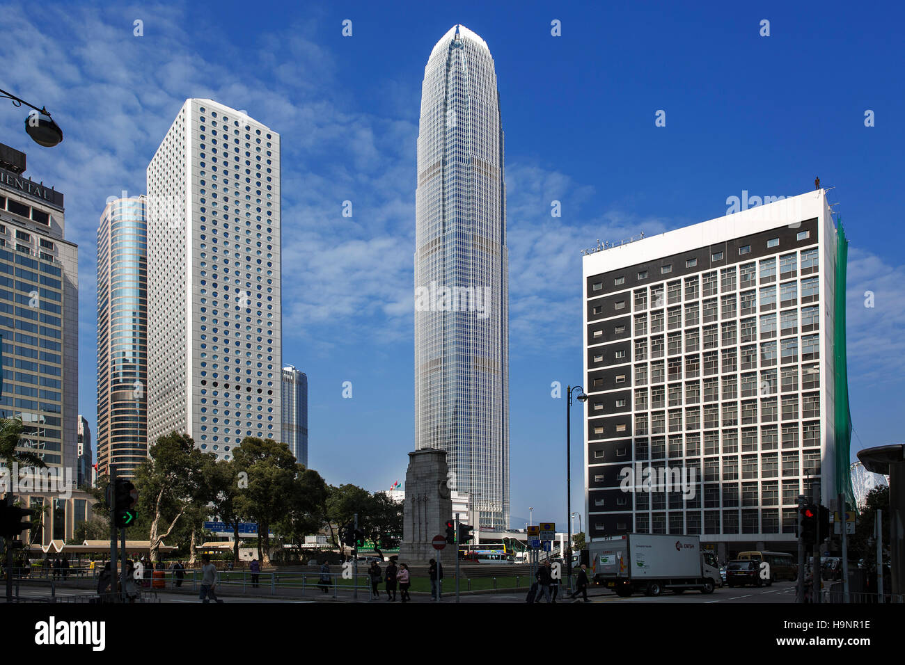 die International Finance Centre II im Vordergrund, Hongkong, China Stockfoto