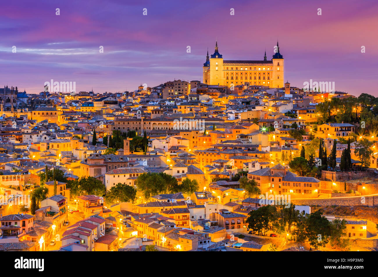 Toledo, Spanien. Panoramablick auf die Altstadt und der Alcazar