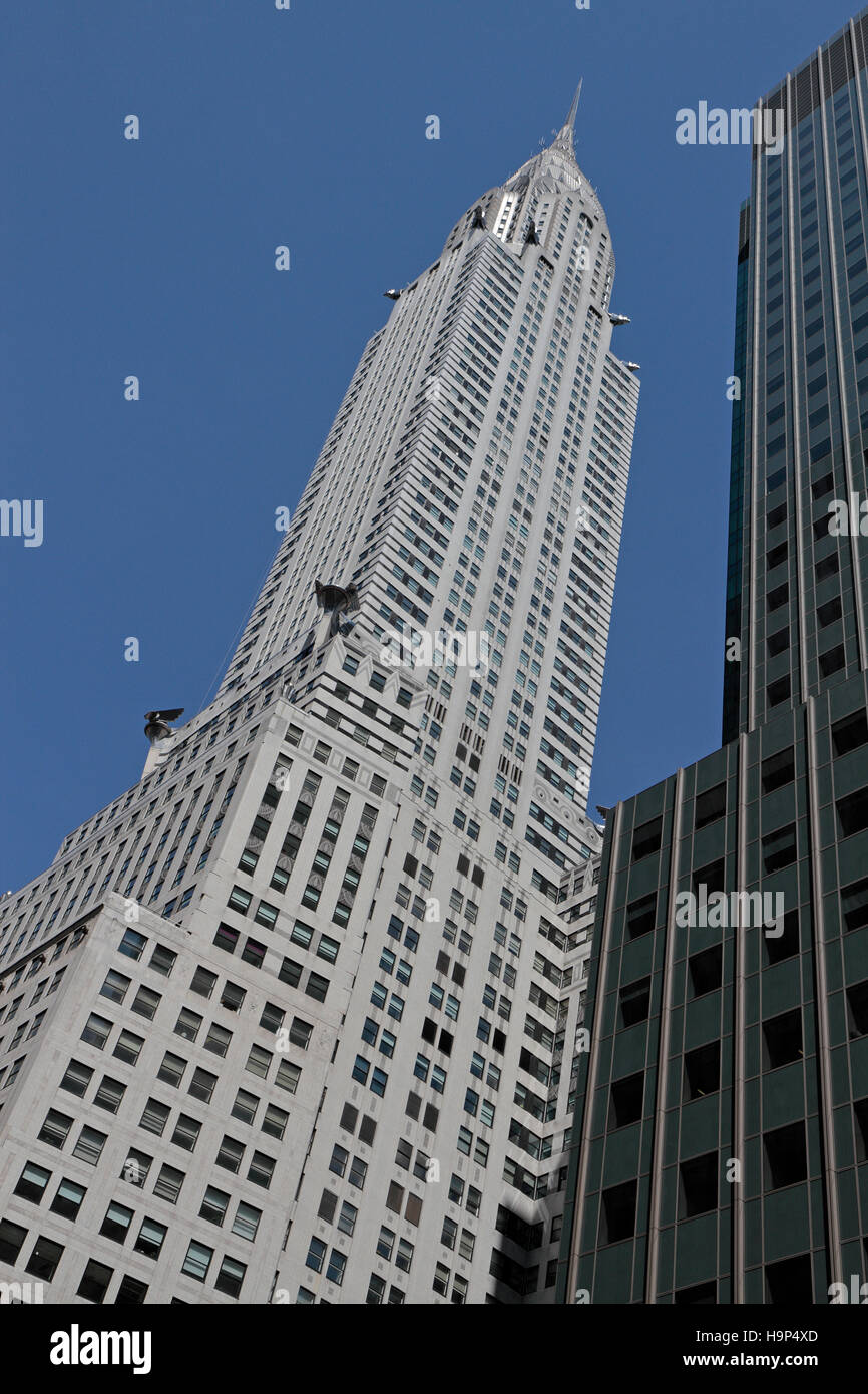 Nach oben auf das Chrysler Building, Lexington Avenue, Manhattan, New York City, USA. Stockfoto