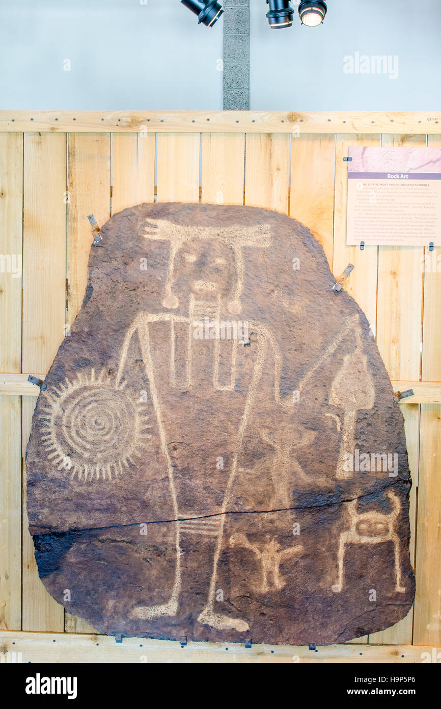 Artefakte bei der Utah Field House of Natural History State Park Museum, Vernal, Utah, USA. Stockfoto