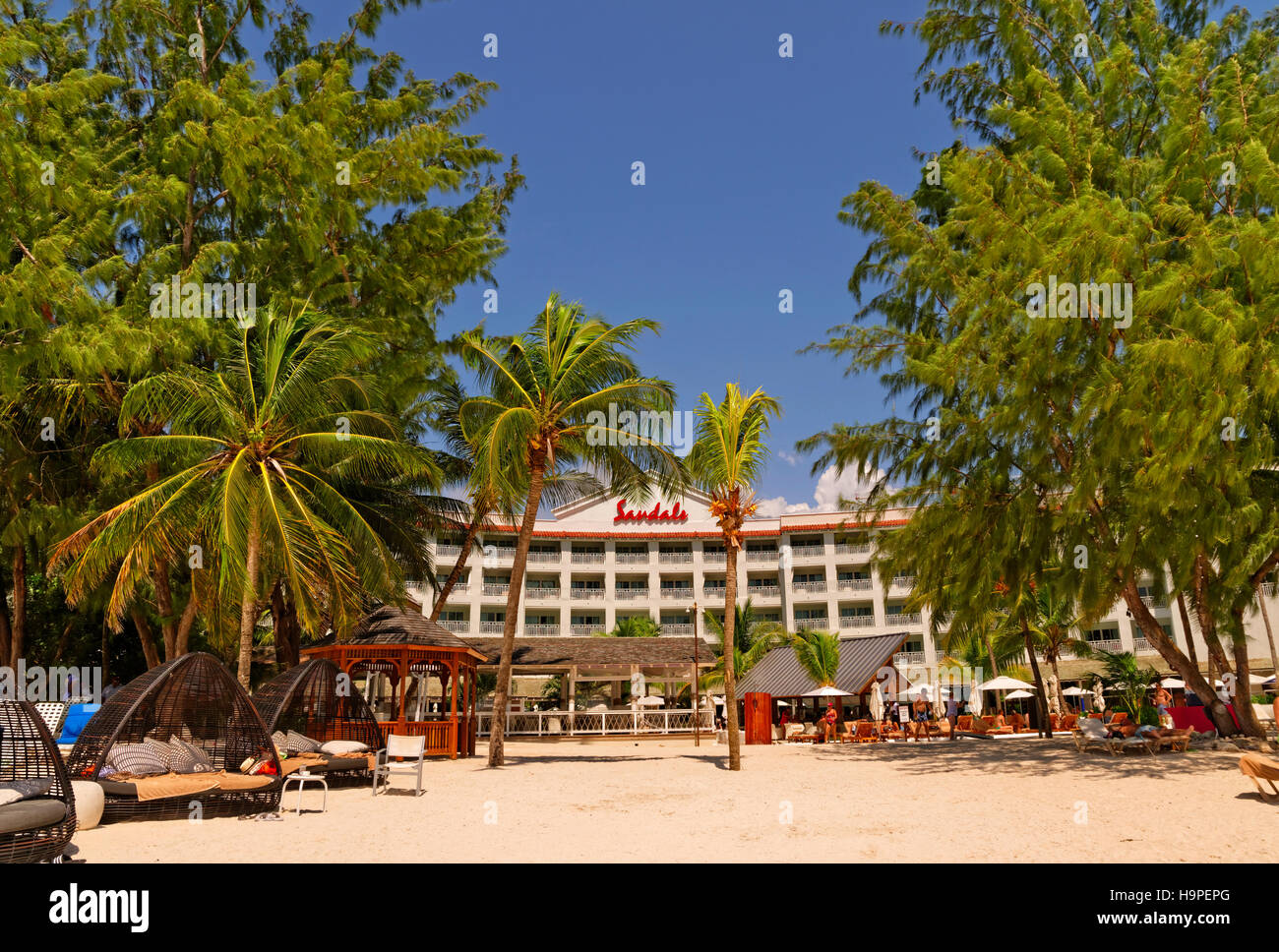 Blick vom öffentlichen Strand im Sandals Resort Hotel, St. Lawrence Gap