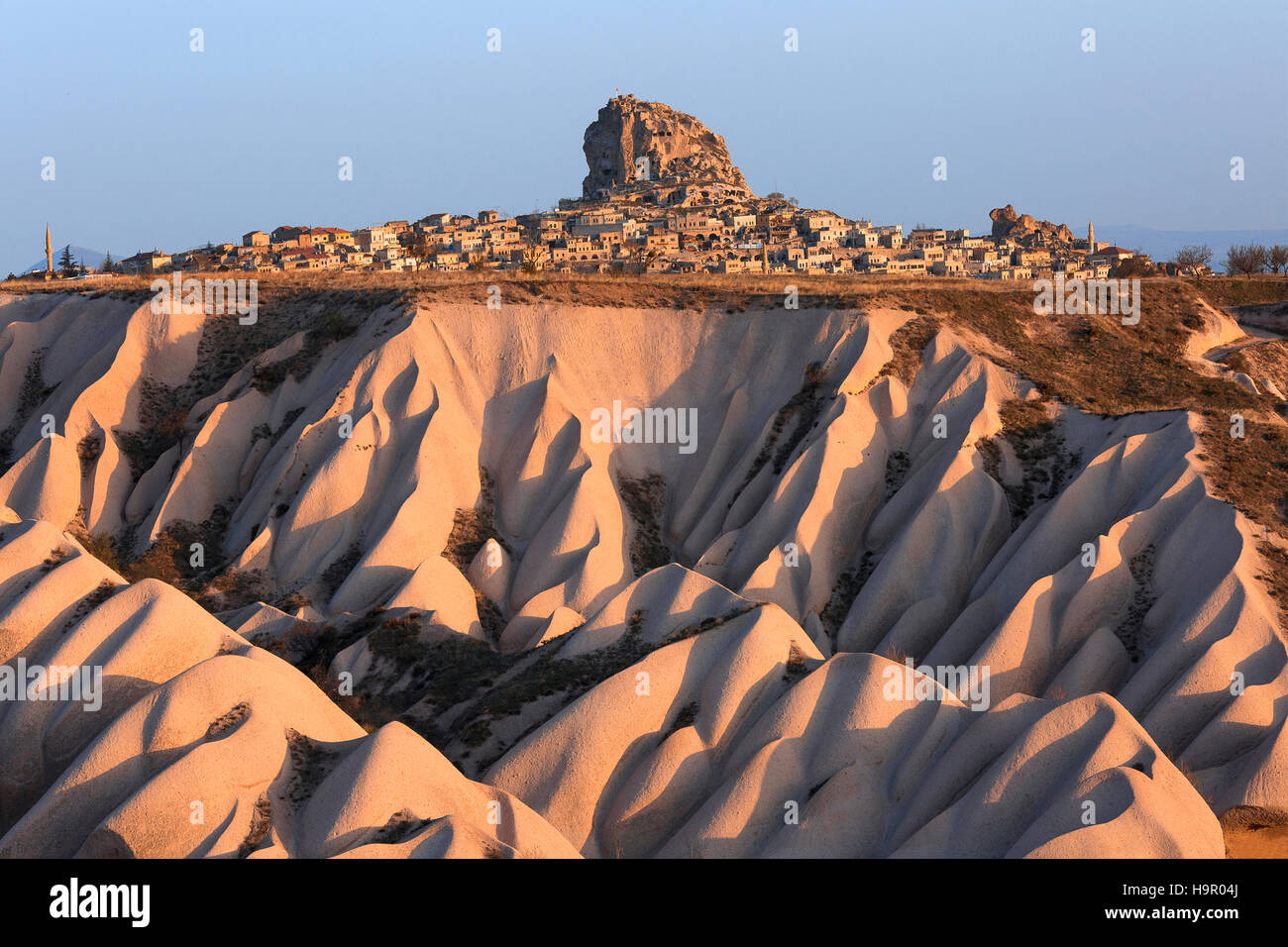 Uchisar Castle und Sand Dünen in Kappadokien, Türkei Stockfoto