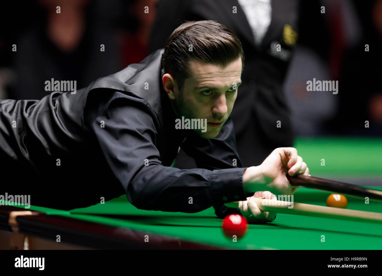 York, UK. 24. November 2016. Mark Selby Englands konkurriert in der ersten Vorrundenspiel mit Andy Hicks von England auf der Snooker UK Championship in York, Großbritannien am 24. November 2016. Mark Selby gewann 6: 1. Bildnachweis: Han Yan/Xinhua/Alamy Live-Nachrichten Stockfoto