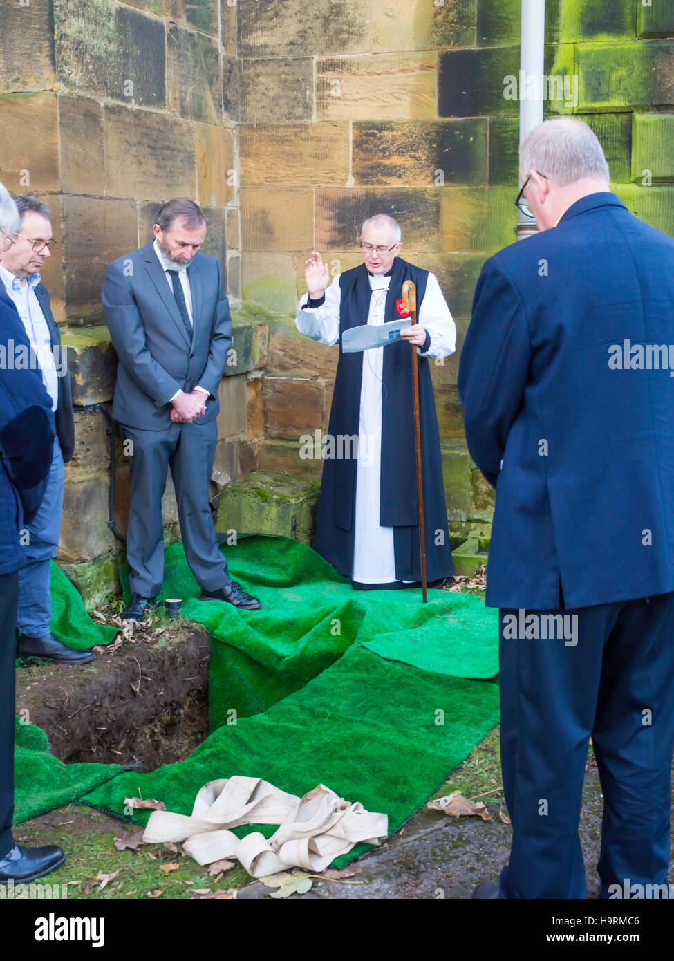 Grabtuch aus christlicher Carbon-Datierung 57 Jahre alte Berühmtheit aus dem 18. Lebensjahr