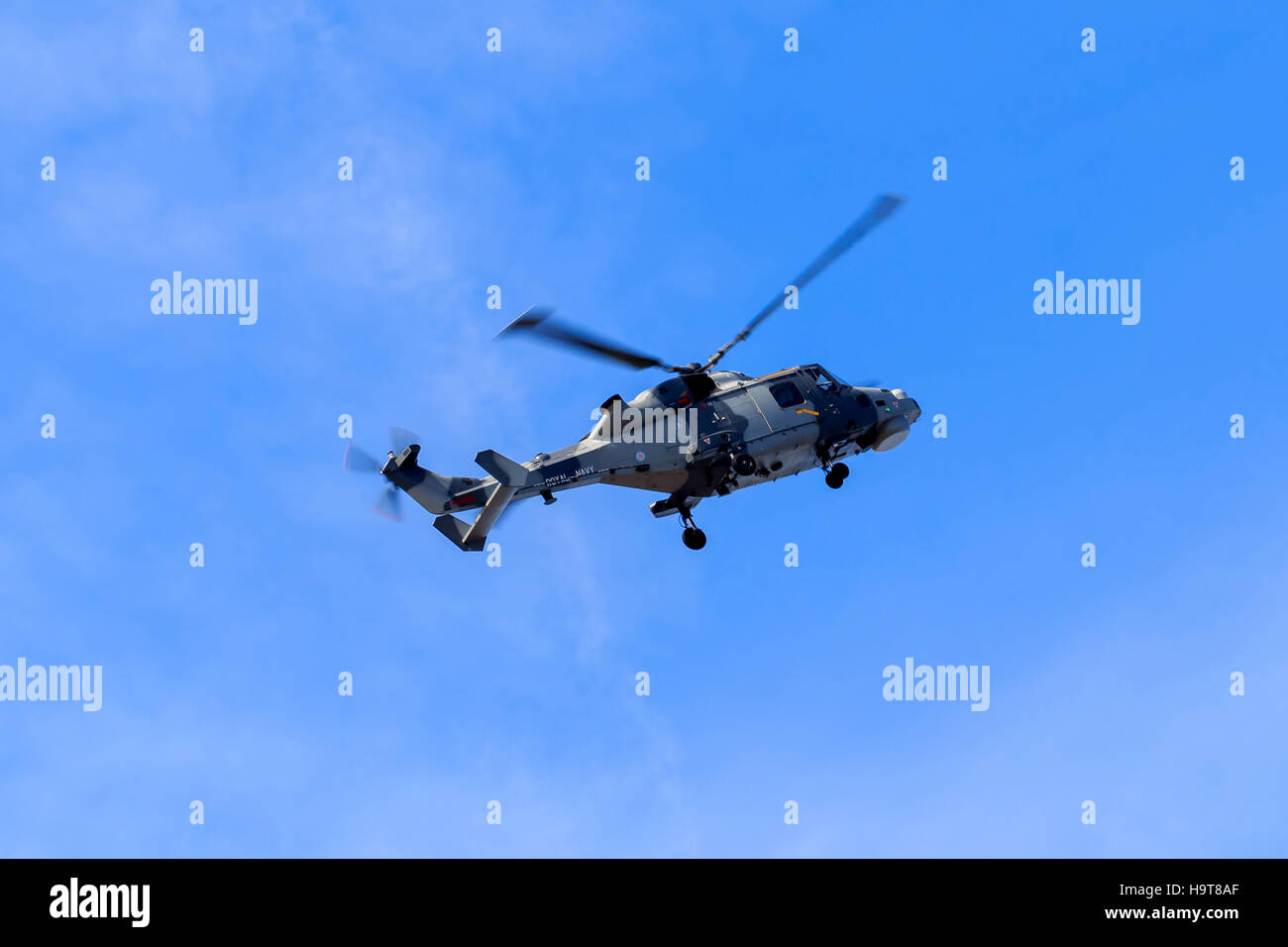 Royal Navy Augusta Westland Wildcat HMA.2 Hubschrauber, eines der Black Cats anzuzeigen Team erklingt in Southport airshow Stockfoto