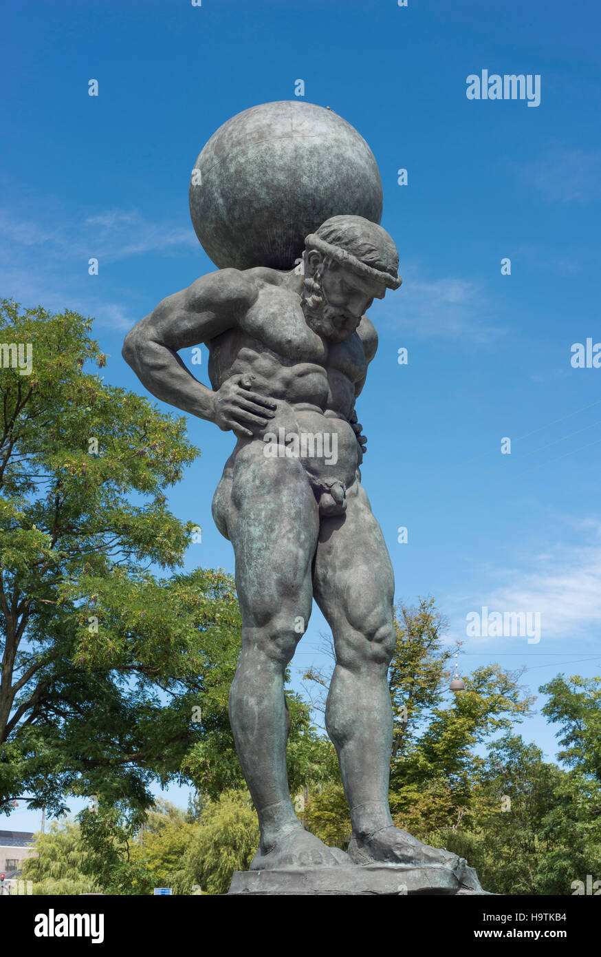 Statue des Atlas mit Weltkugel auf seinen Schultern, Kopenhagen, Dänemark Stockfoto