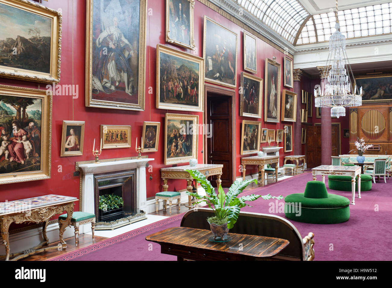 Die Bildergalerie im Attingham Park, Shropshire. Die Bildergalerie wurde 1805 von John Nash entworfen. Stockfoto