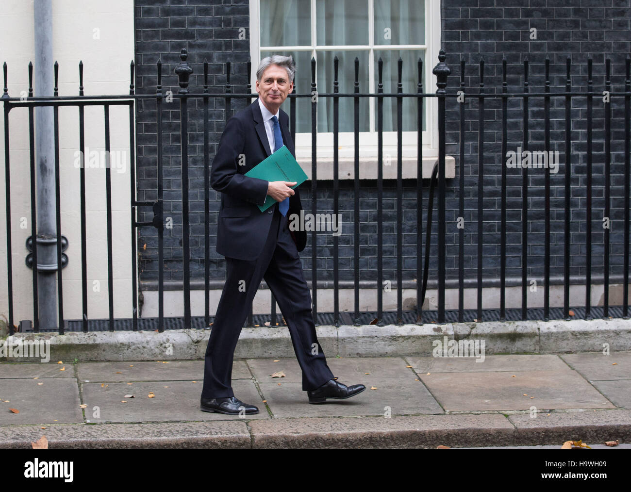 Philip Hammond, Kanzler des Finanzministeriums, in der Downing Street für eine Kabinettssitzung Stockfoto