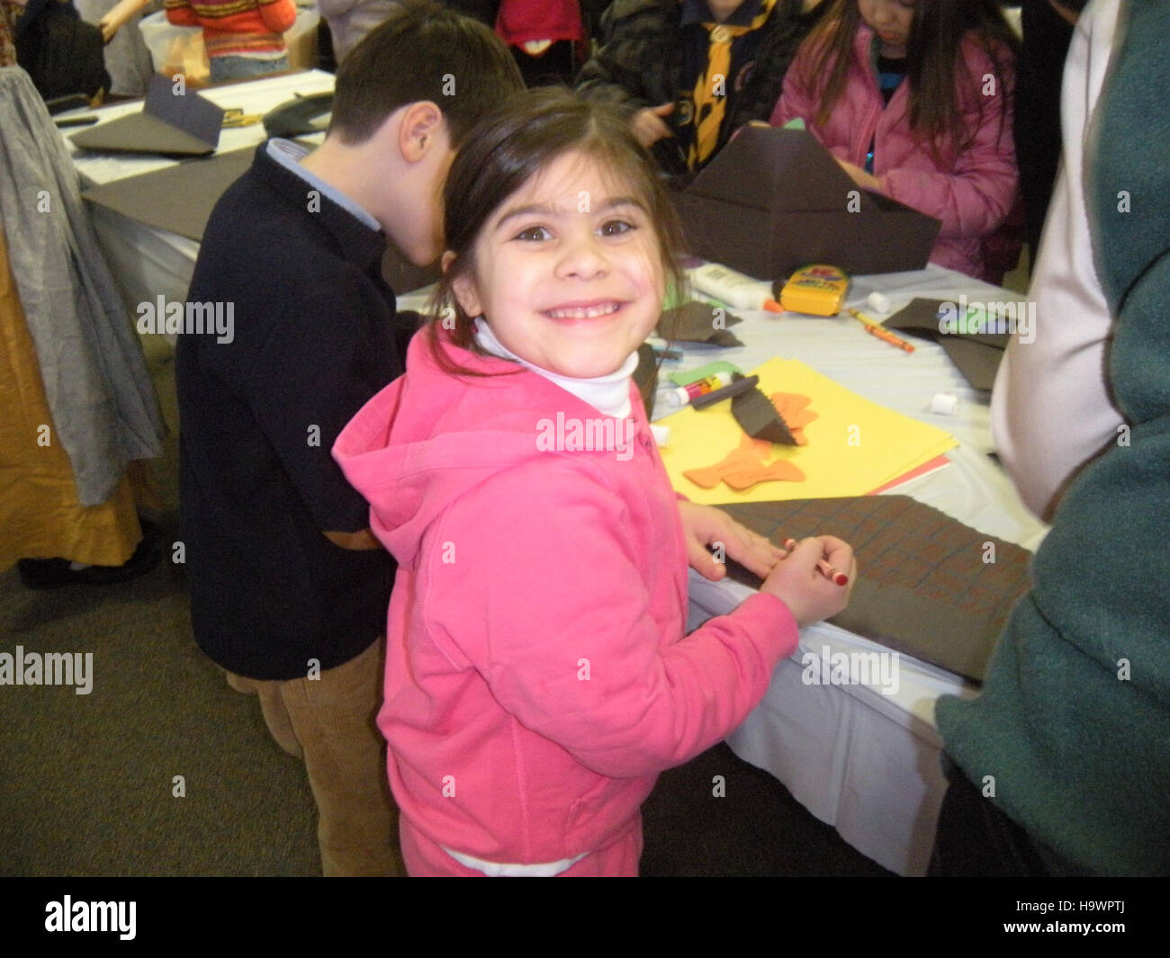 Washingtons Geburtstagsparty, die jährlich im Valley Forge National Historical Park stattfindet, erinnert an George Washingtons Führung während der Amerikanischen Revolution. Die Veranstaltung umfasst Nachstellungen, Reden und Bildungsaktivitäten im Zusammenhang mit Washingtons Erbe. Stockfoto