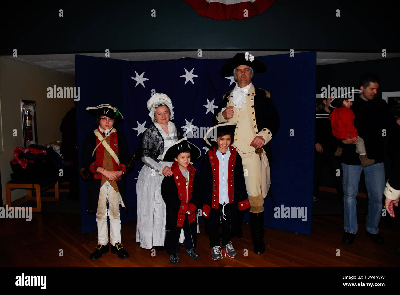 Im Valley Forge National Historical Park zeigt eine Nachstellung General George Washington und seine Frau Martha während des Wintercampings von 1777 bis 78. Diese historische Interpretation gibt Einblick in die Kämpfe und Führung während der amerikanischen Revolution. Stockfoto