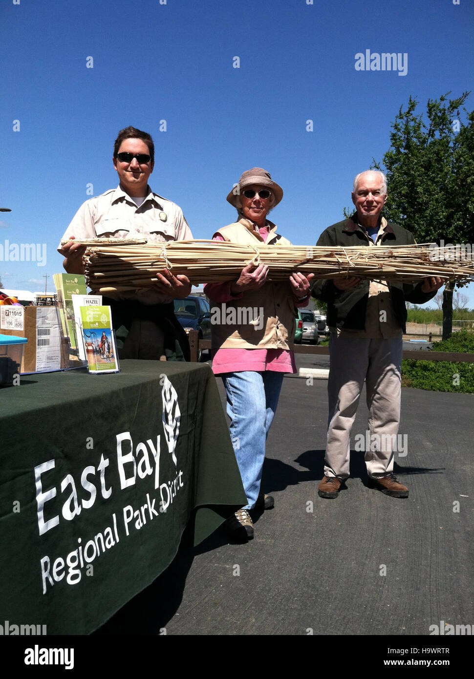Der Anza Trail at Big Break, Teil des National Park Service (NPS) Netzwerkes, bietet einen Einblick in die historische und natürliche Landschaft der Region. Der Weg unterstreicht die Bedeutung der natürlichen Schönheit und des kulturellen Erbes der Region sowie ihre Rolle beim Erhalt der Ökosysteme für zukünftige Generationen. Stockfoto