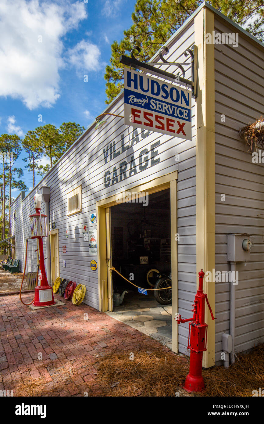 Tankstelle und Werkstatt in historischen alten Heritage Village im Pinellas County im Largo Florida Stockfoto