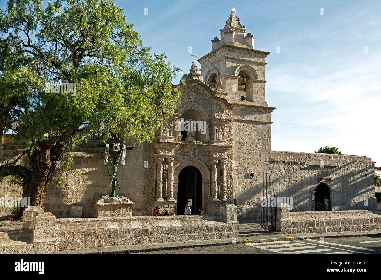 San Juan Bautista (St. Johannes der Täufer) Kirche, Yanahuara, Arequipa, Peru Stockfoto