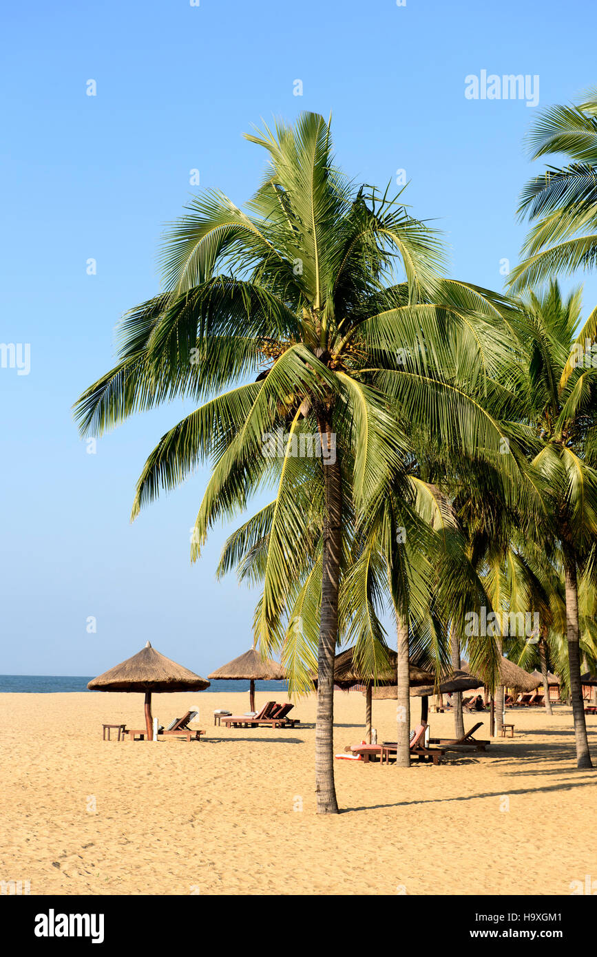 Strand von Sanya Bay in der Nähe von Club Med Hainan Insel, China Stockfoto