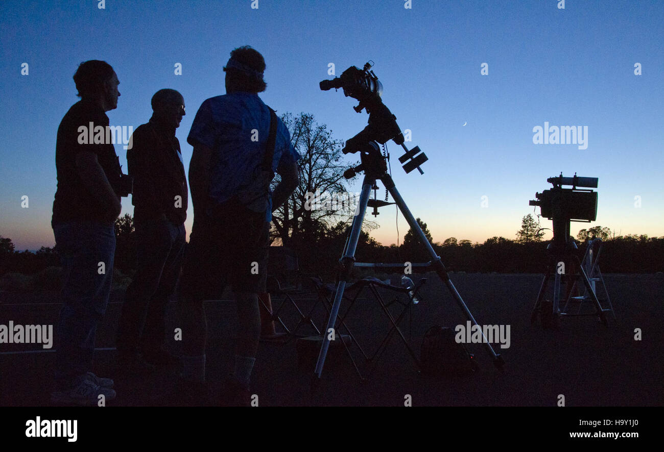 Im Grand Canyon National Park findet jedes Jahr die Star Party statt, eine öffentliche Veranstaltung, bei der Besucher den Nachthimmel erleben, mehr über Astronomie erfahren und wissenschaftliche Bildung erhalten. Stockfoto