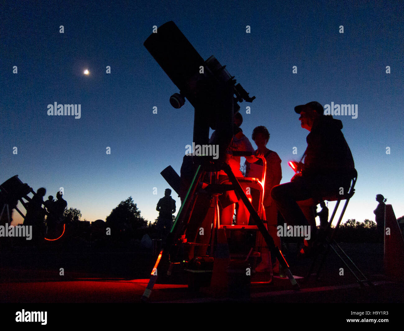 Die 23. Jährliche Star Party im Grand Canyon National Park bietet Besuchern die Möglichkeit, den Nachthimmel zu erkunden, an Astronomieprogrammen teilzunehmen und mehr über die natürliche Schönheit des Parks aus einer neuen Perspektive zu erfahren. Stockfoto
