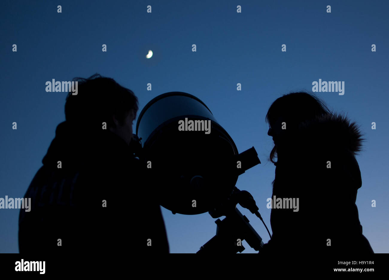 Die 23. Jährliche Star Party im Grand Canyon National Park bietet Besuchern die Möglichkeit, die Sterne zu beobachten und mehr über Astronomie zu erfahren. Die Veranstaltung ist Teil der Bemühungen des Parks, die Wissenschaft und die öffentliche Aufmerksamkeit für den Nachthimmel zu fördern. Stockfoto