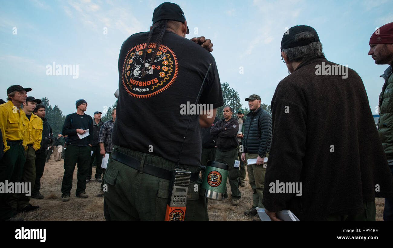 Der Big Windy Complex Wildlands Fire in Oregon wurde durch koordinierte Bemühungen des USDA Forest Service und interinstitutioneller Partner verwaltet, um Schäden zu minimieren und Waldökosysteme während eines großen Waldbrandes zu schützen. Stockfoto