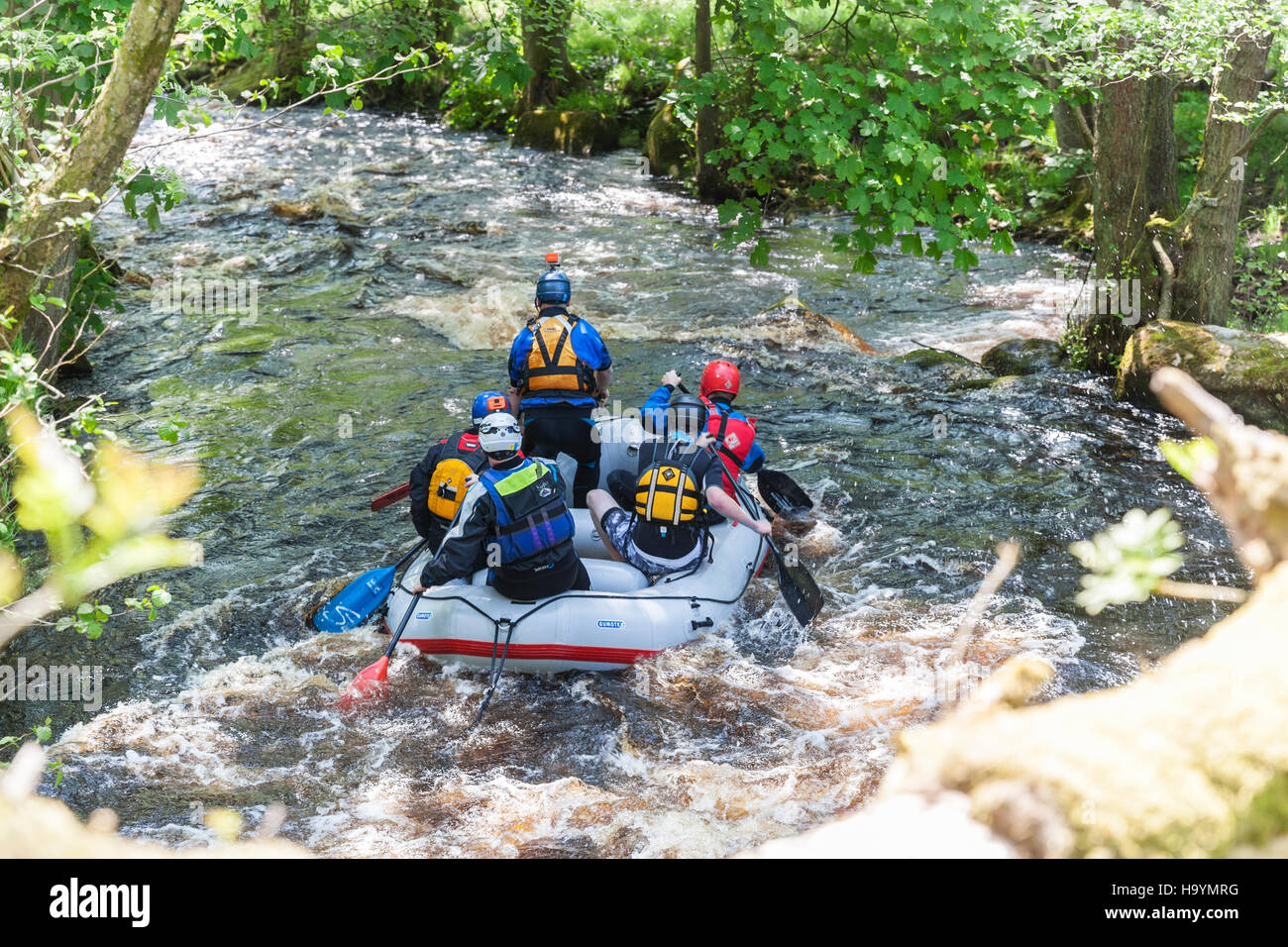 Wildwasser-Rafting. Stockfoto