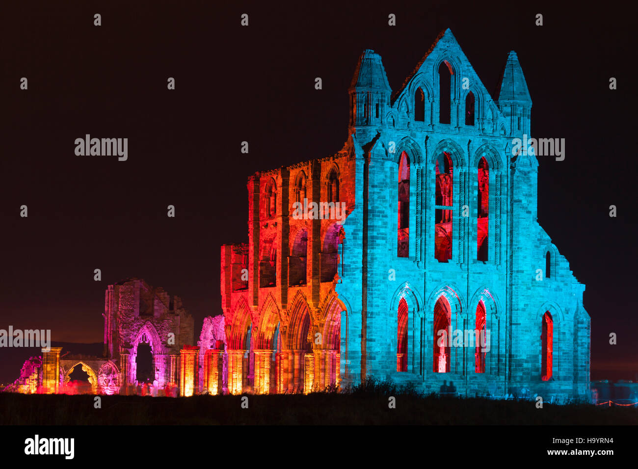Beleuchtete Whitby Abbey Stockfoto