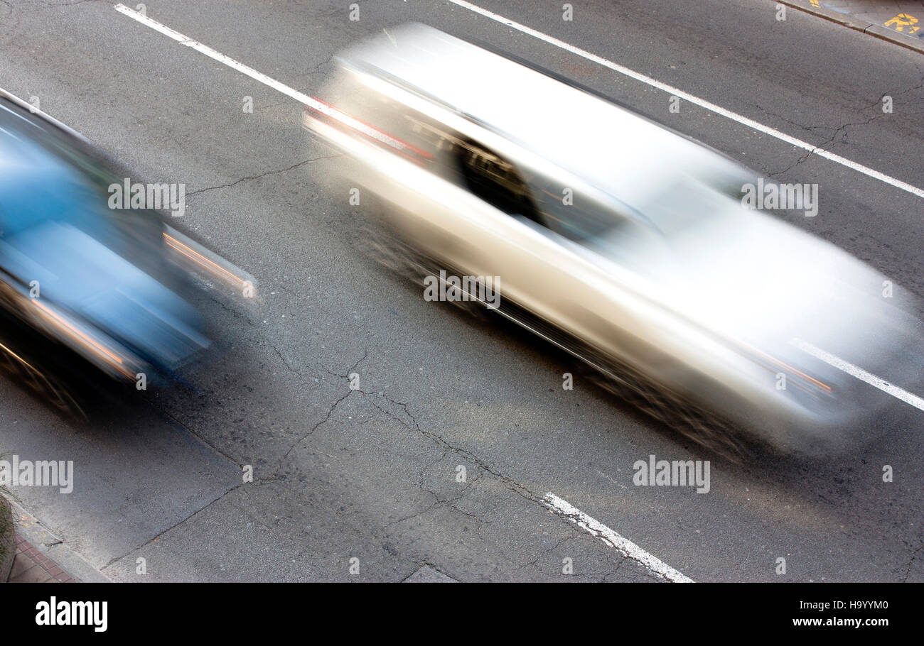 Autorennen auf öffentlichen Straße Stockfoto