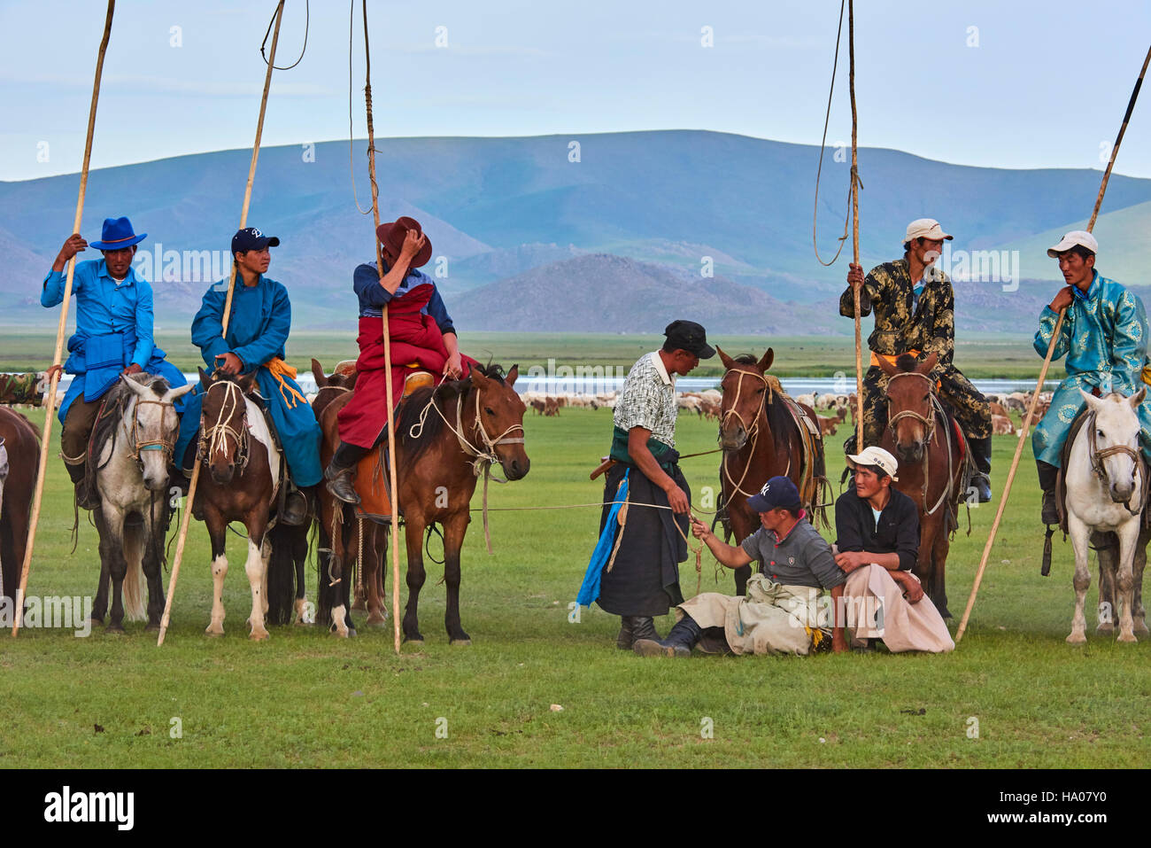Mongolei, Bayankhongor Provinz, Naadam, Volksfest, jungen Nomaden mit ihren Urga Stockfoto