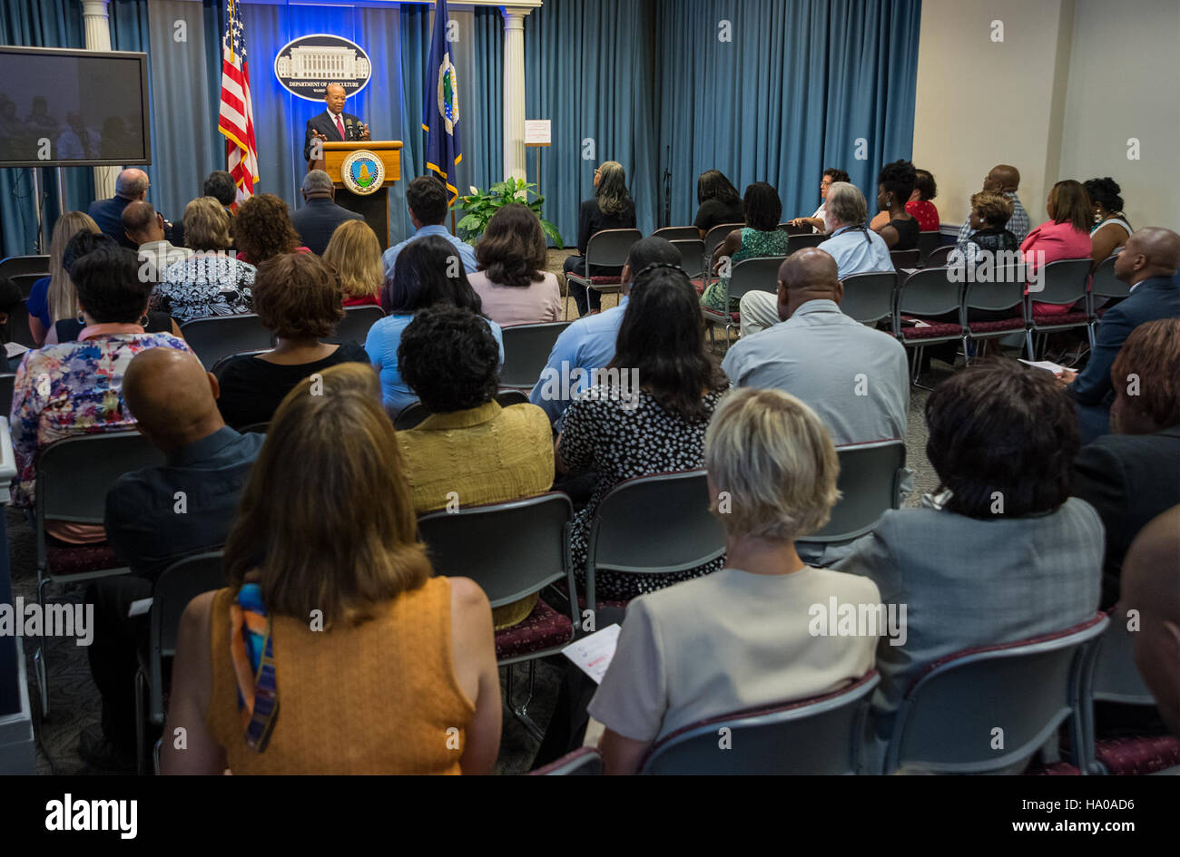 Das USDA feiert den 50. Jahrestag des Civil Rights Act und markiert damit die Fortschritte im Bereich der Bürgerrechte und der Vielfalt im Agrarsektor. Stockfoto