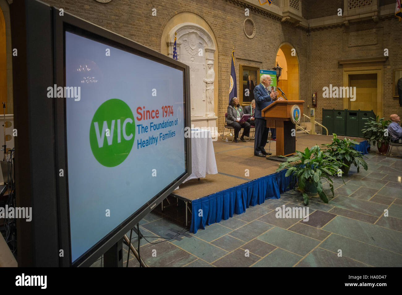 Der 40. Jahrestag des WIC-Programms, das vom USDA gefeiert wird, unterstreicht die Bedeutung der Ernährungs- und Ernährungshilfe für Frauen, Säuglinge und Kinder. Dieses Programm unterstützt die öffentliche Gesundheit und Ernährung in Gemeinden in den USA Stockfoto