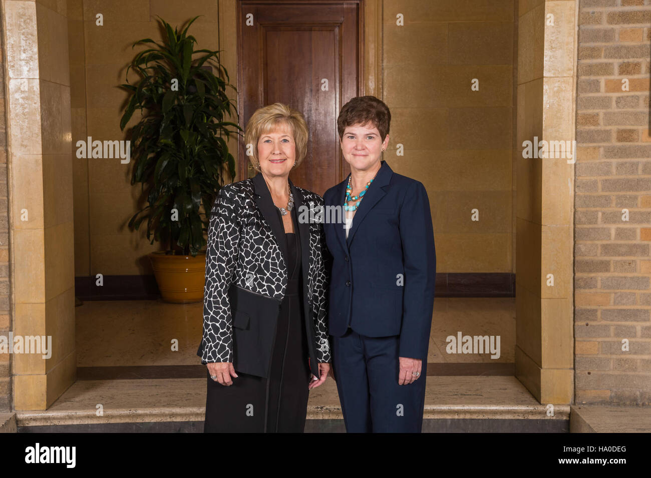 Die Secretary's Honor Awards 2014 würdigten herausragende Einzelpersonen und Gruppen für ihre Beiträge zur Landwirtschaft, einschließlich des Presidential Volunteer Service Award (Silver). Die Preisverleihung fand im USDA Jamie Whitten Building in Washington, D.C. statt Stockfoto