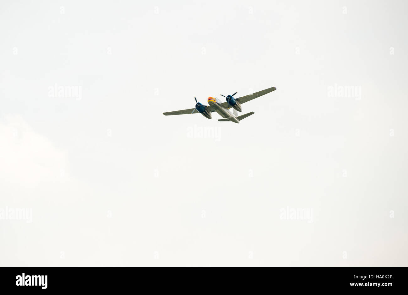 Ein Überflug zum Gedenken an den Tag des Sieges in Europa (VE) in Washington D.C. ehrt die Geschichte des Zweiten Weltkriegs und die Tapferkeit derer, die dienten, und fördert die nationale Einheit und das historische Bewusstsein. Stockfoto