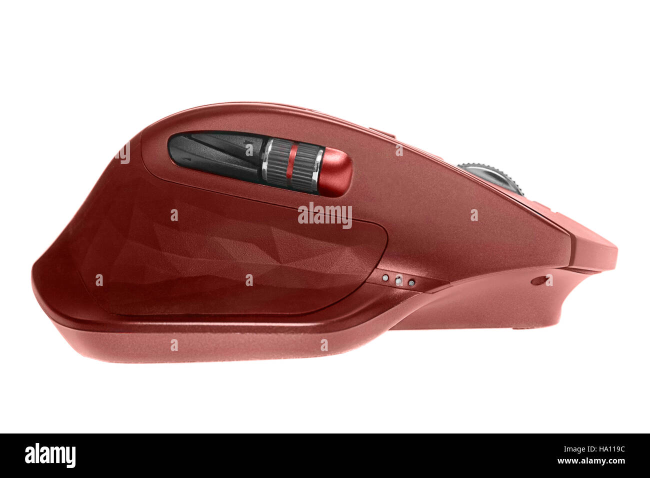 Drahtlose Computer-Maus. Rote Farbe. Isoliert auf weißem Hintergrund Stockfoto
