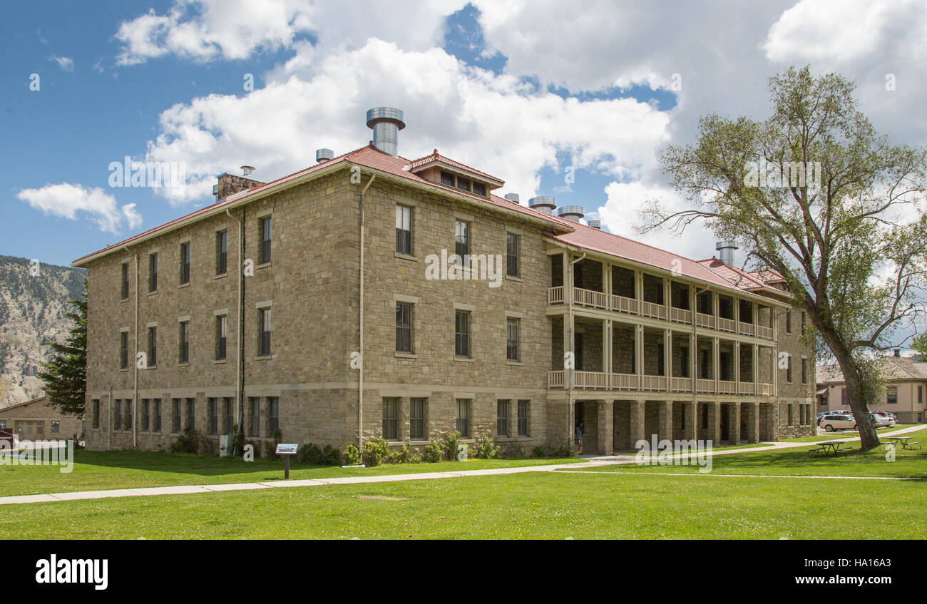 Yellowstonenps 20702888193 Fort Yellowstone, doppelte Reiterkaserne (1909) Stockfoto