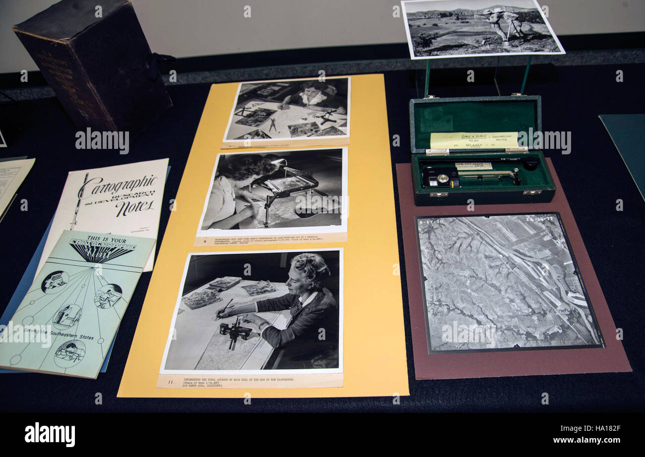 Die Bodensammlung des USDA 1918 in der National Agricultural Library spielt eine wichtige Rolle beim Verständnis der Bodenzusammensetzung und ihrer Auswirkungen auf landwirtschaftliche Praktiken. Diese Sammlung unterstützt die Forschung in den Bereichen nachhaltige Landwirtschaft und Bodengesundheitsmanagement. Stockfoto