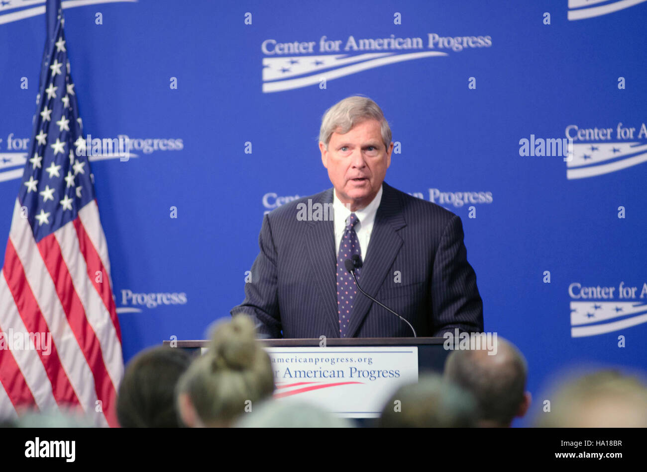 Minister Vilsack spricht über den Healthy Hunger-Free Kids Act und seine Auswirkungen auf die Ernährungssicherheit in den USA diese Initiative, unterstützt vom Center for American Progress, zielt darauf ab, die Ernährung von Kindern und den Zugang zu gesunder Nahrung zu verbessern. Stockfoto