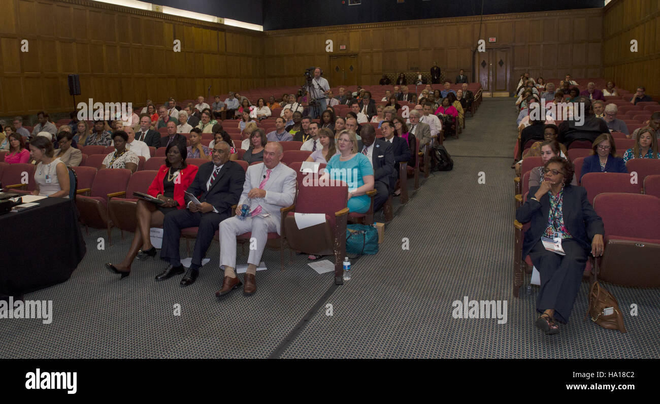 Das USDA veranstaltet den National Disability Employment Awareness Month, in dem integrative Beschäftigungspraktiken gefördert und die Beiträge von Menschen mit Behinderungen innerhalb der Arbeitswelt gefeiert werden. Stockfoto