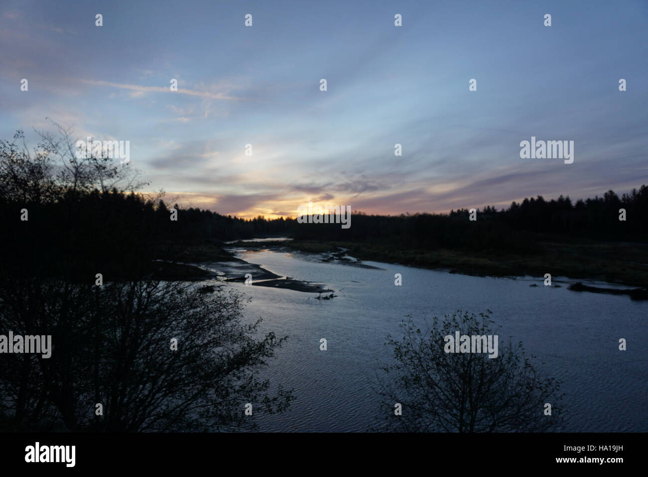 Olympicnps 22834695670 orange blau Sonnenuntergang Quillayute River d Archuleta 2015 Stockfoto