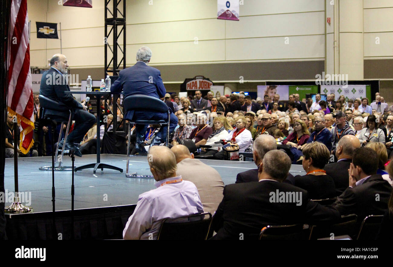 Bob Stallman, Präsident der American Farm Bureau Federation (AFBF), nimmt an einem Rathaus mit Secretary Vilsack in Orlando, Florida Teil, wo er über Agrarpolitik und Herausforderungen diskutiert, denen US-Bauern und Viehzüchter gegenüberstehen. Stockfoto