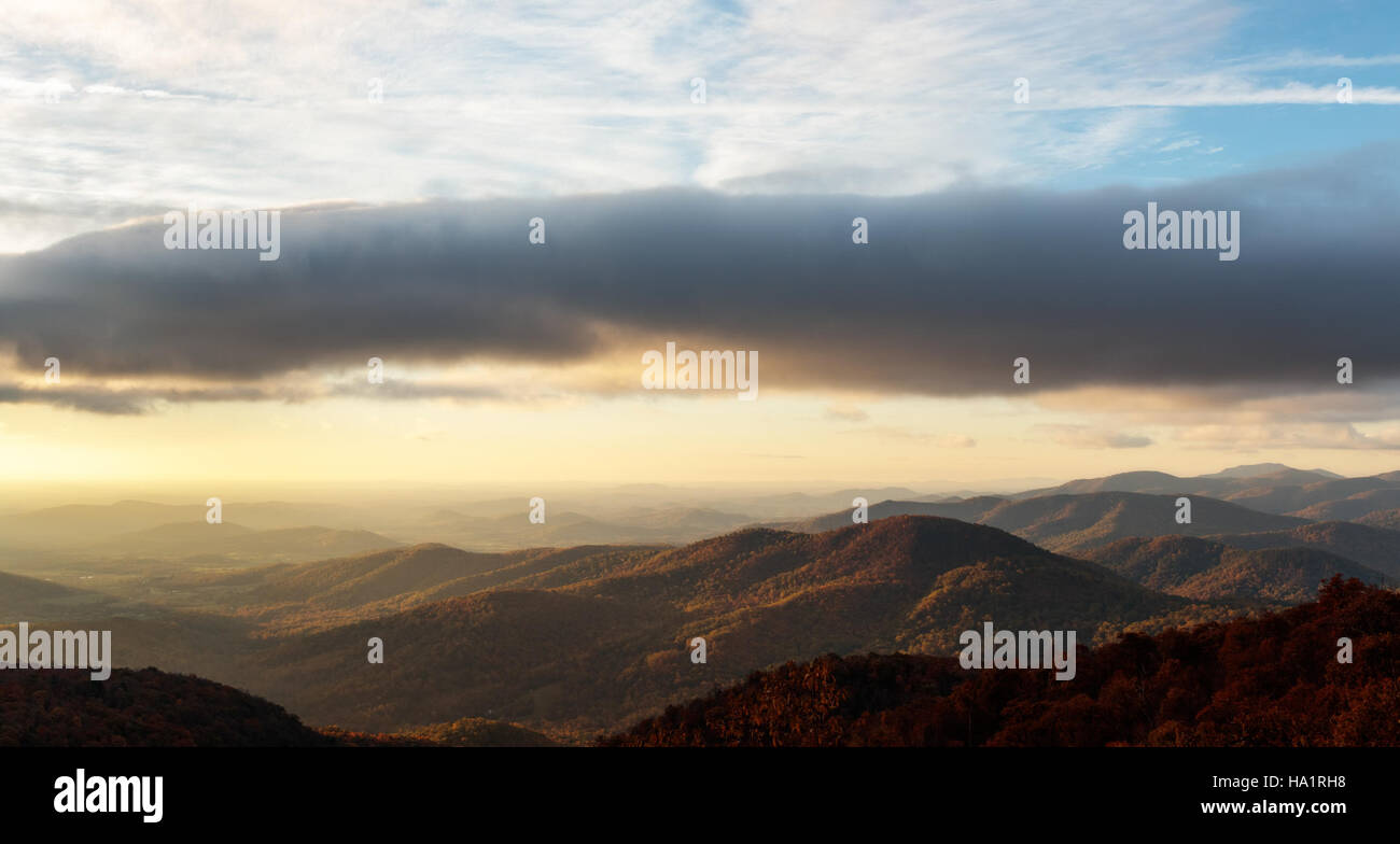 Snpphotos 30429928650 Late fallen in Shenandoah Stockfoto