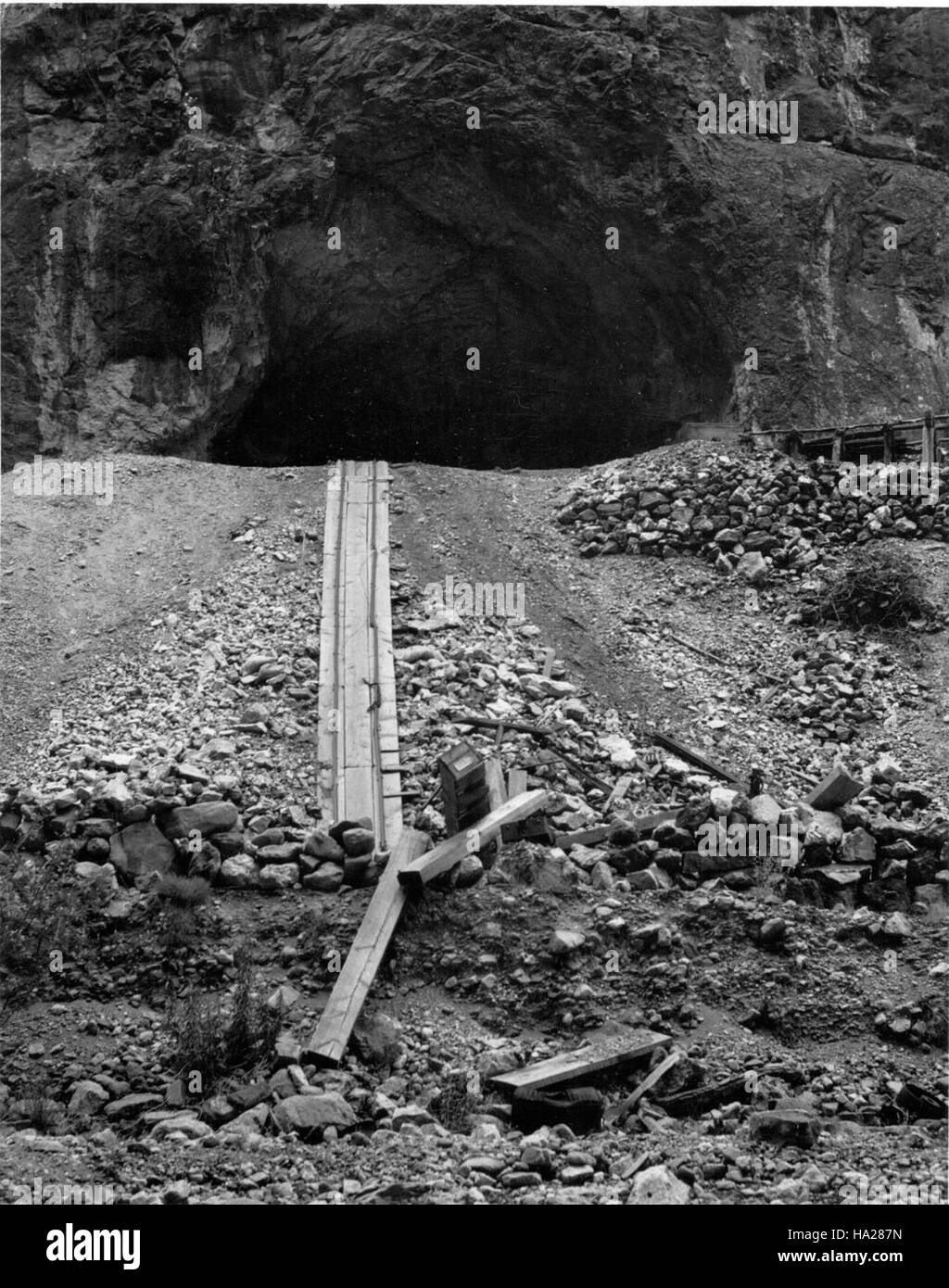 Grand Canyon Nps 6904877655 01998 Grand Canyon Historic Lead Mine in Carbonat Canyon Stockfoto