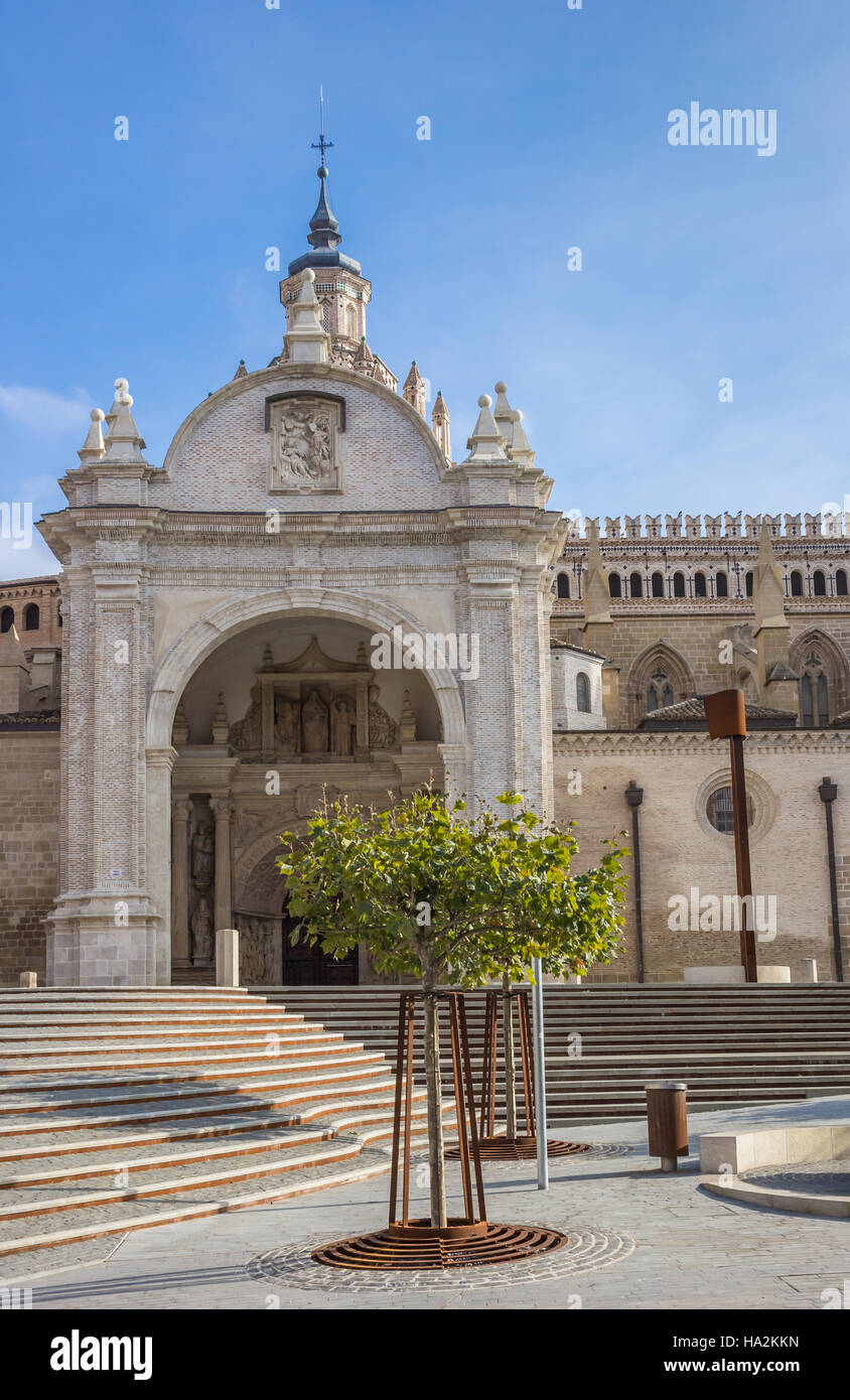 Eingang der Kathedrale in Tarazona, Spanien Stockfoto