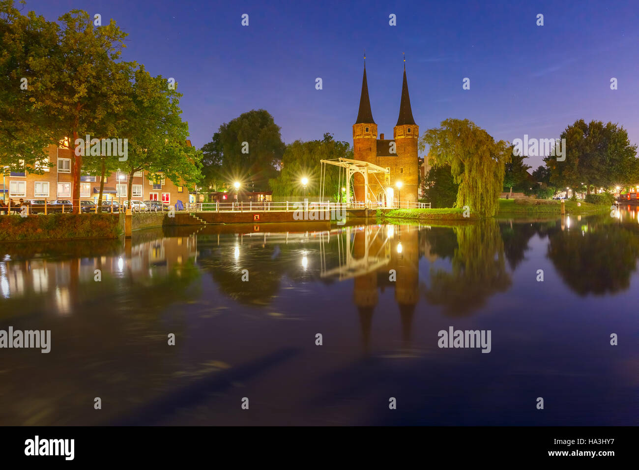 Nacht Osttor, Oostpoort, Delft, Niederlande Stockfoto