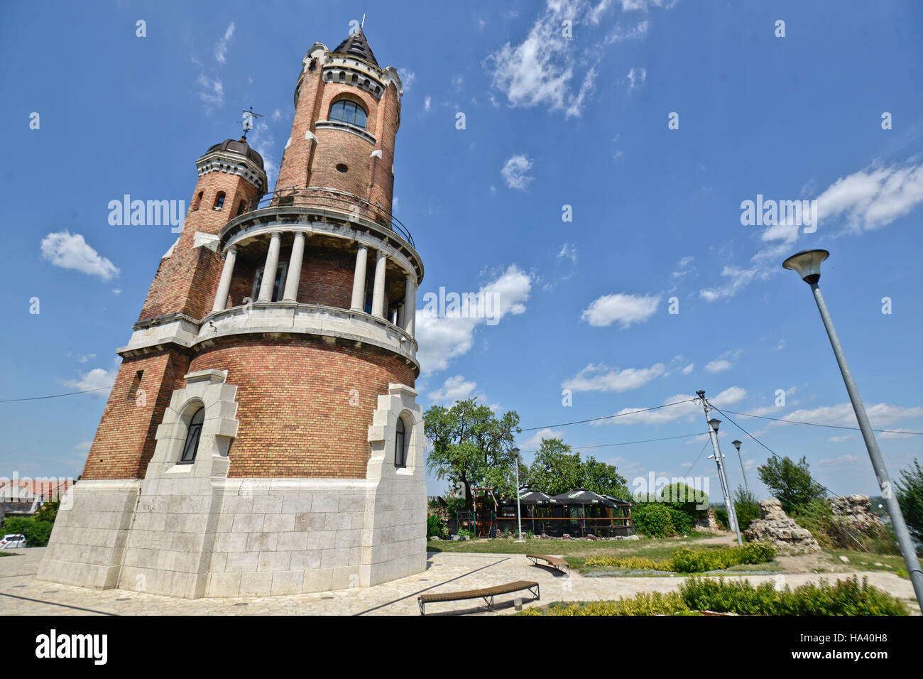 Gardoš Turm oder Millennium Tower, und auch bekannt als Kula Sibinjanin Janka. Stadtteil Zemun, Belgrad, Serbien Stockfoto