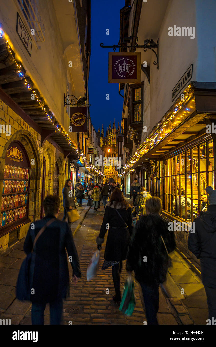 Weihnachts-Shopping Mercery Lane Canterbury Kent England Stockfoto