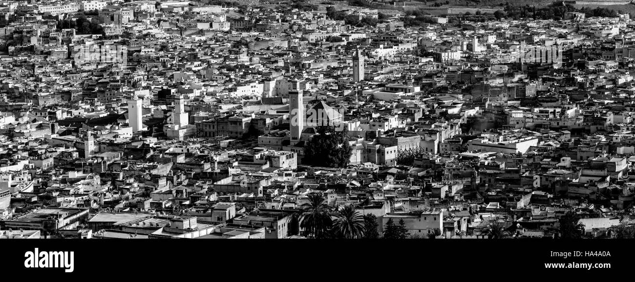 Eine panoramische Ansicht von Medina (Fes el Bali) von Borj Nord, Fes, Marokko Stockfoto