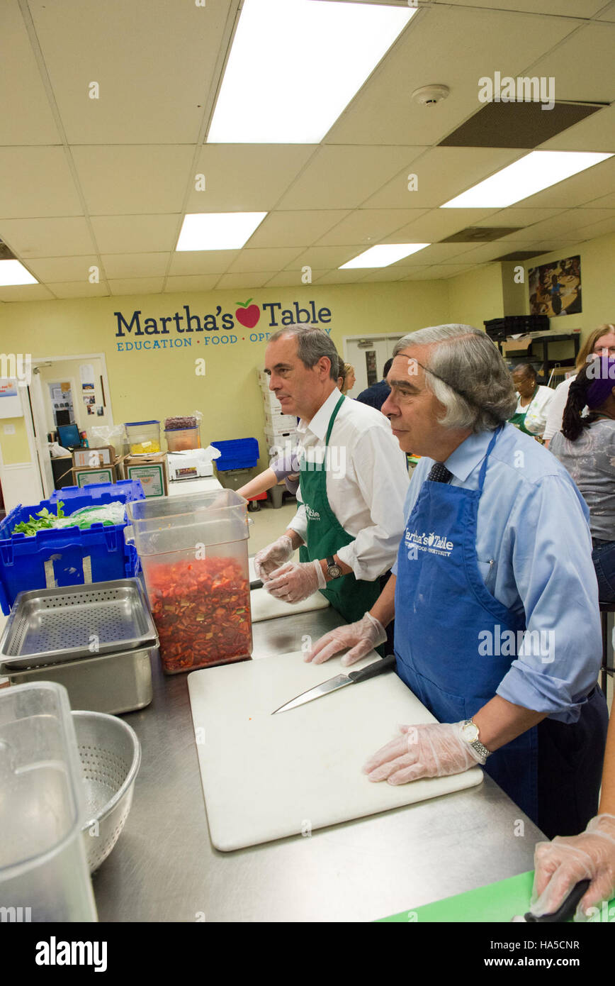 Das Energieministerium konzentriert sich weiterhin auf die Förderung sauberer Energielösungen, wobei der Bedarf an Energieerzeugung und Umweltschutz in Einklang gebracht wird. Stockfoto
